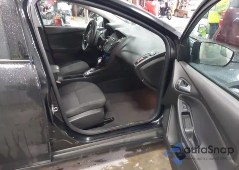 2015 Ford Focus Se z USA, uszkodzony, nr VIN 1FADP3F24FL354253